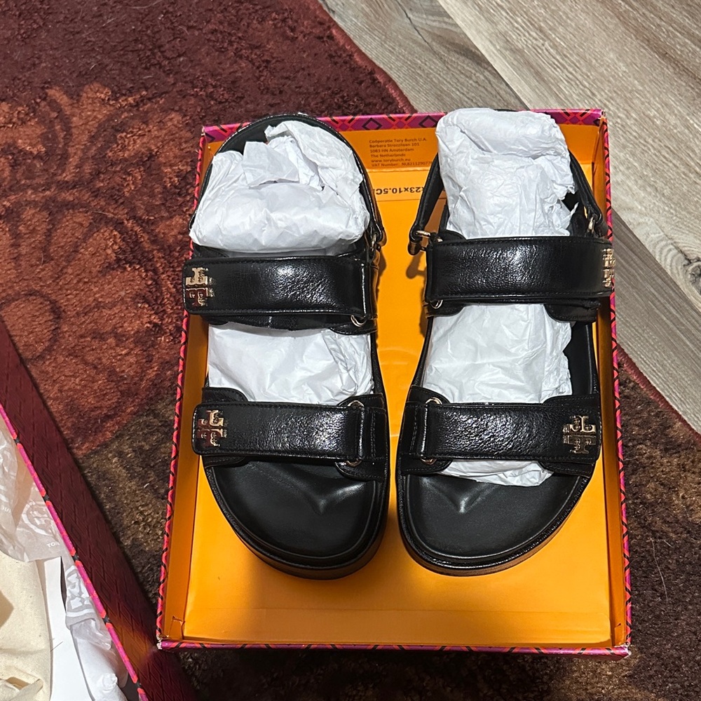 Tory Burch size 7.5